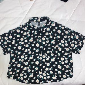 L Forever 21 Daisy Cropped Button Up